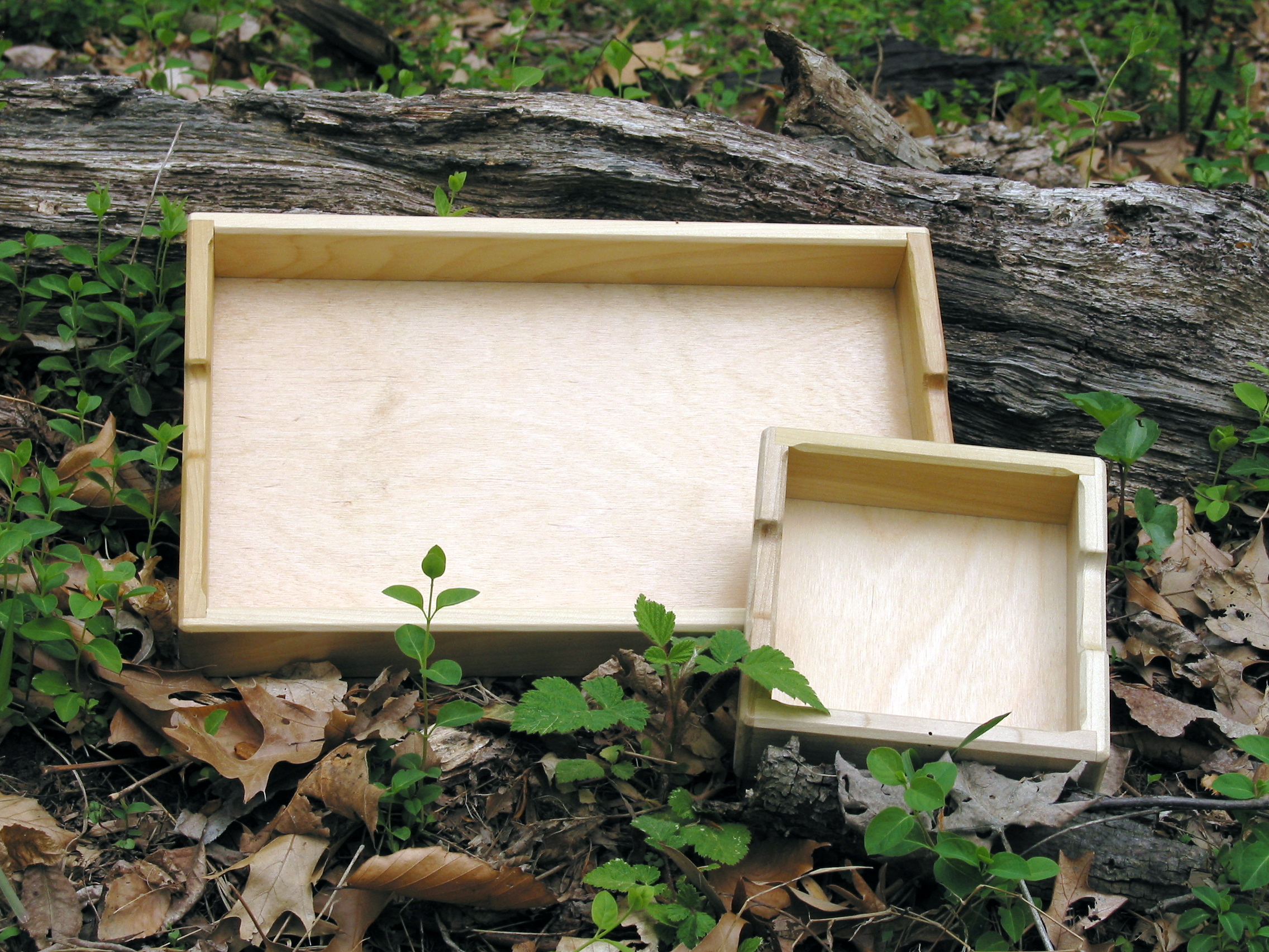 wood-trays-outside-montessori-images